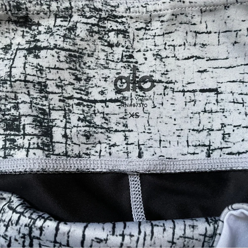 Alo Black and White Leggings XS